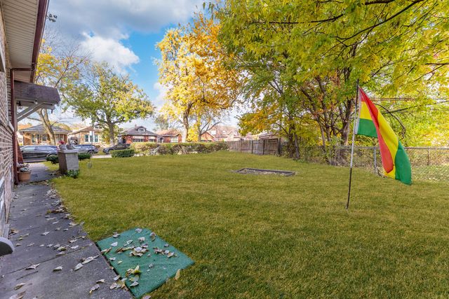 8129 S Cornell Avenue, Chicago, IL 60617