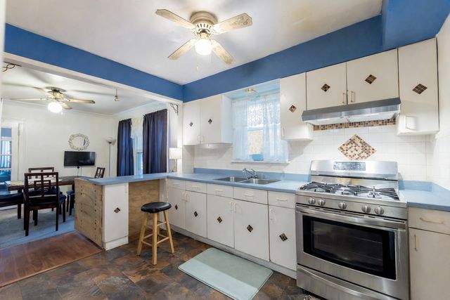 8129 S Cornell Avenue, Chicago, IL 60617