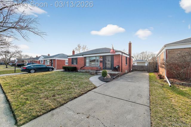 26117 Cubberness Street, St. Clair Shores, MI 48081