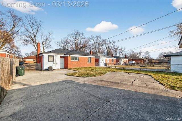 26117 Cubberness Street, St. Clair Shores, MI 48081