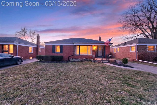 26117 Cubberness Street, St. Clair Shores, MI 48081