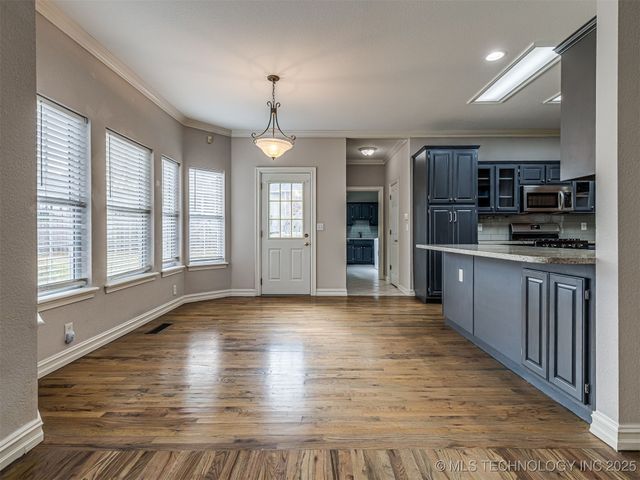 12512 S 18th Circle E, Jenks, OK 74037