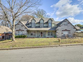 12512 S 18th Circle E, Jenks, OK 74037