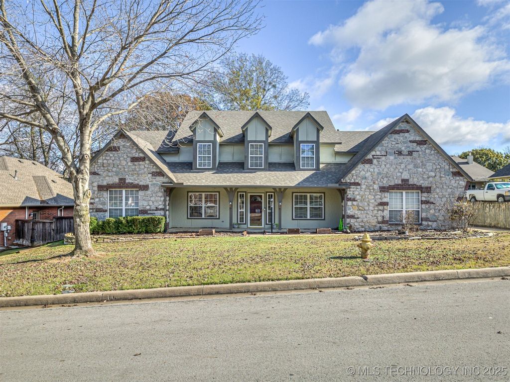 12512 S 18th Circle E, Jenks, OK 74037