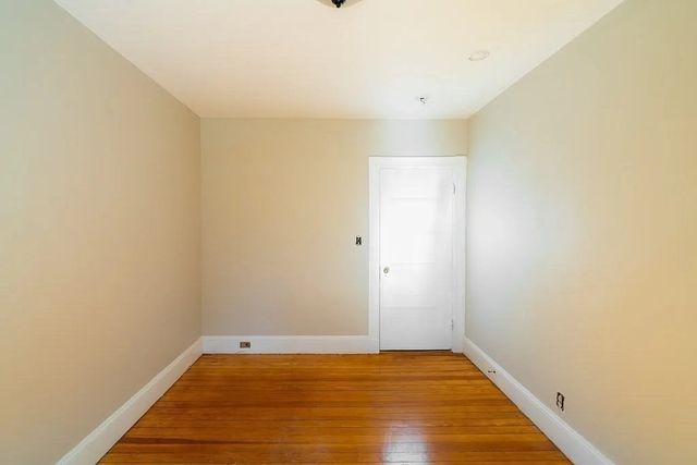 17 E Milton Rd 1, Brookline, MA 02445