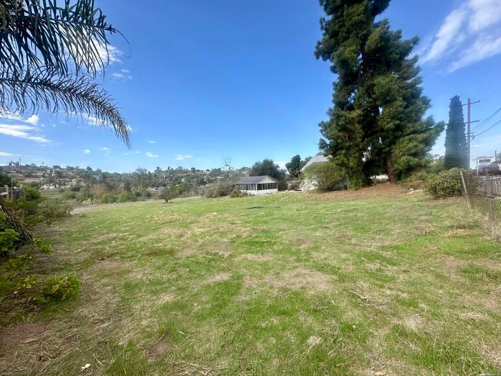 APN 544-225-02-00, San Diego, CA 92114 — photo 2
