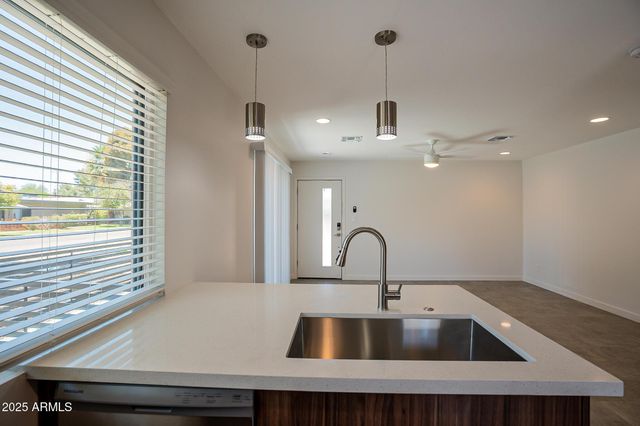 6227 N 13th Place Apt 2, Phoenix, AZ 85014