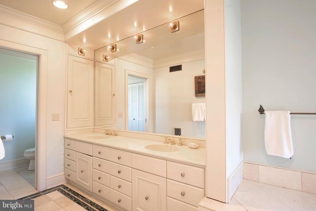 10121 FAIRLEE RD, Chestertown, MD 21620