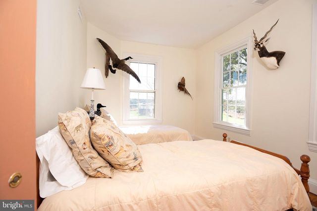 10121 FAIRLEE RD, Chestertown, MD 21620