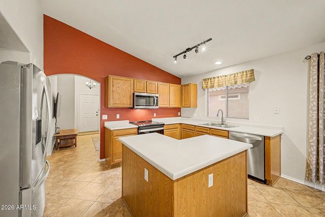 11813 W ALTADENA Avenue, El Mirage, AZ 85335
