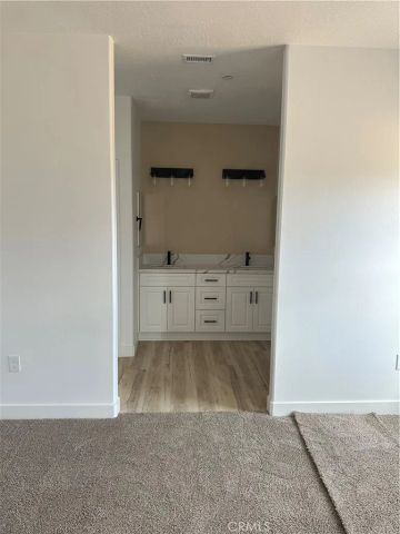 16353 Smokethorn Road, Apple Valley, CA 92307
