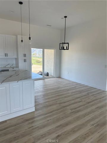16353 Smokethorn Road, Apple Valley, CA 92307