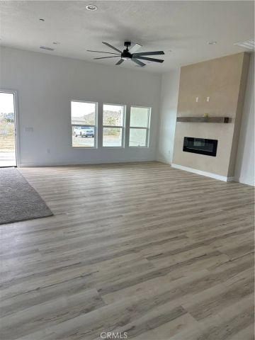 16353 Smokethorn Road, Apple Valley, CA 92307