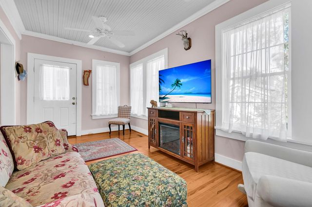 18 Bennett Street, Charleston, SC 29401