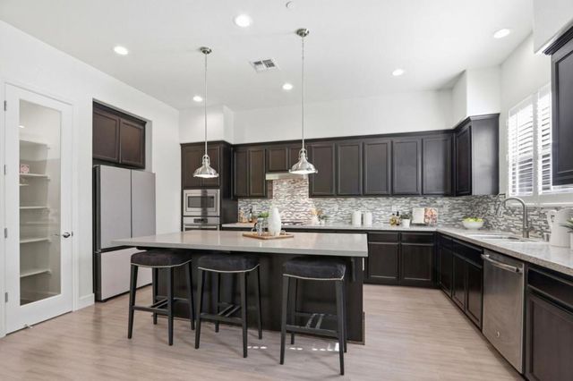 83 Paterson Place, Santa Clara, CA 95050