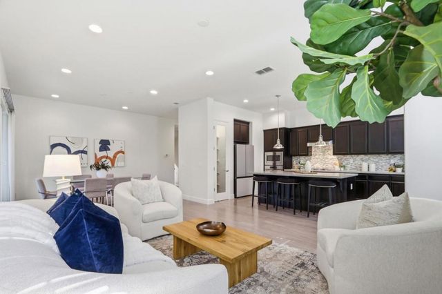 83 Paterson Place, Santa Clara, CA 95050