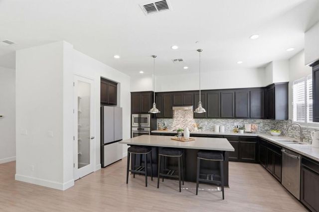 83 Paterson Place, Santa Clara, CA 95050