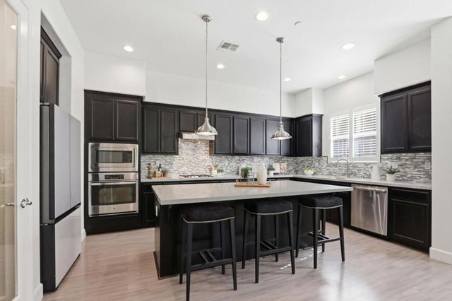 83 Paterson Place, Santa Clara, CA 95050