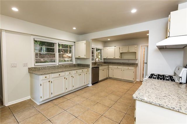 1392 Lively Ridge Road NE, Atlanta, GA 30329