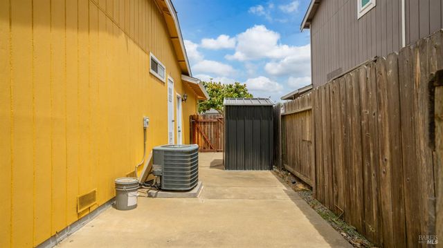 808 Osprey Way, Suisun City, CA 94585