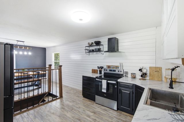 1124 ST. CHRISTOPHER ST, Columbia, MO 65203