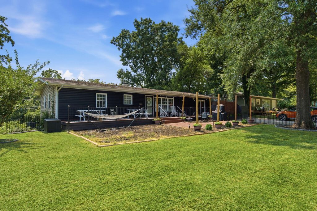 1124 ST. CHRISTOPHER ST, Columbia, MO 65203