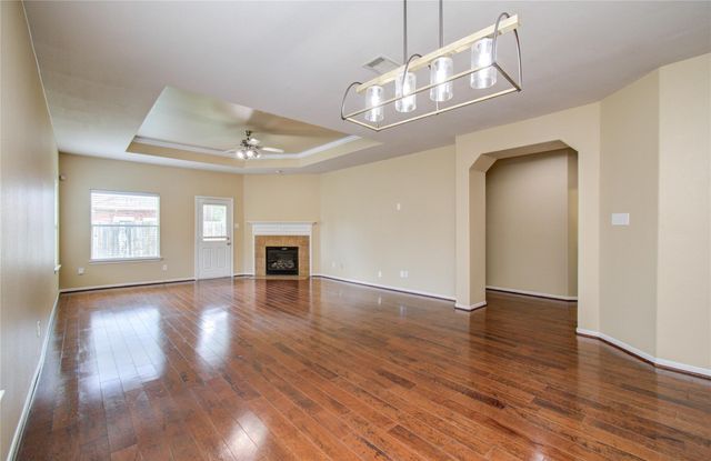 17607 Memorial Falls Drive, Tomball, TX 77375