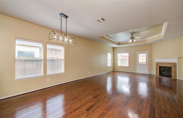 17607 Memorial Falls Drive, Tomball, TX 77375