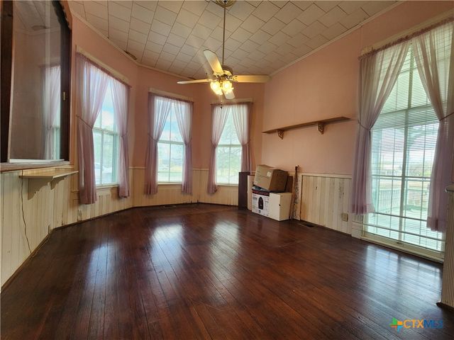 408 E Prairie Street, Cuero, TX 77954