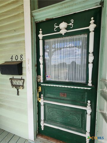 408 E Prairie Street, Cuero, TX 77954