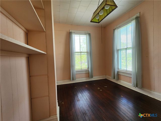 408 E Prairie Street, Cuero, TX 77954