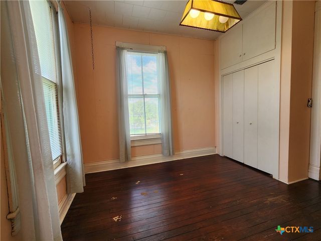 408 E Prairie Street, Cuero, TX 77954