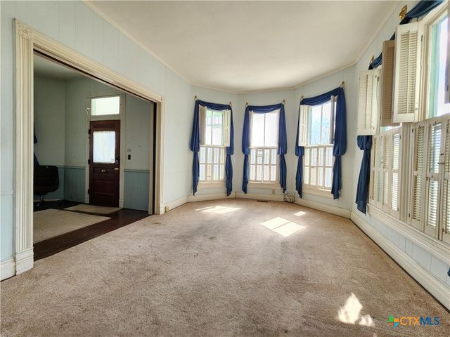 408 E Prairie Street, Cuero, TX 77954