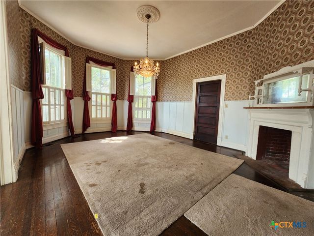 408 E Prairie Street, Cuero, TX 77954