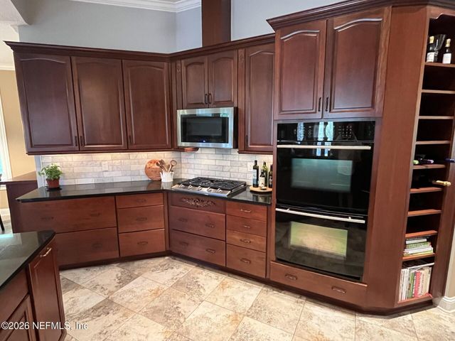 14736 CAPE Drive E, Jacksonville, FL 32226