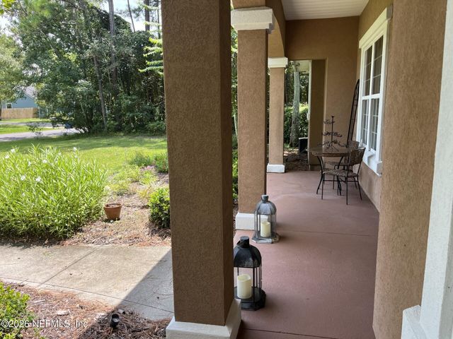 14736 CAPE Drive E, Jacksonville, FL 32226