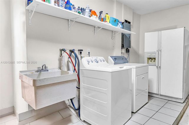 1600 NW 120th Ave, Pembroke Pines, FL 33026