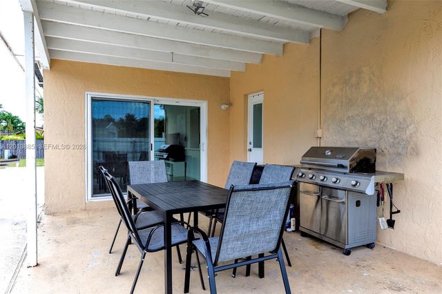 1600 NW 120th Ave, Pembroke Pines, FL 33026