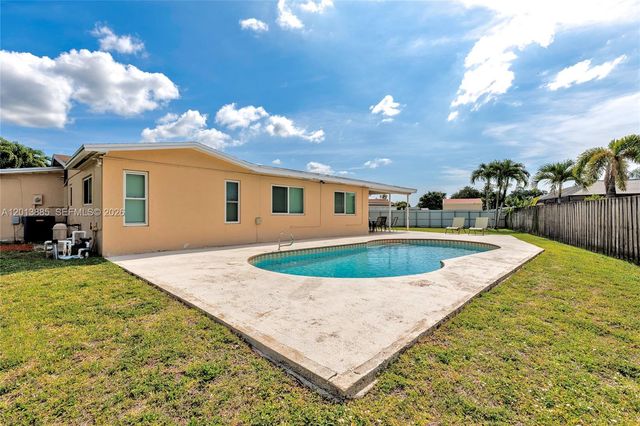 1600 NW 120th Ave, Pembroke Pines, FL 33026