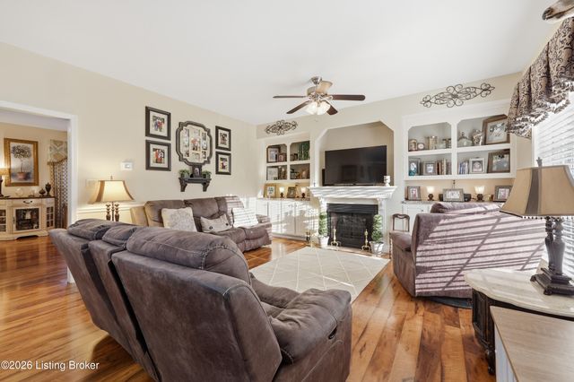 1005 Running Brook Dr, Lawrenceburg, KY 40342