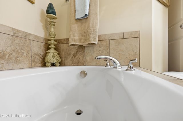 1005 Running Brook Dr, Lawrenceburg, KY 40342