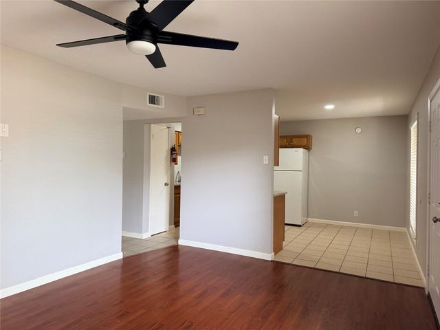 2102 5th Avenue N 3, Texas City, TX 77590