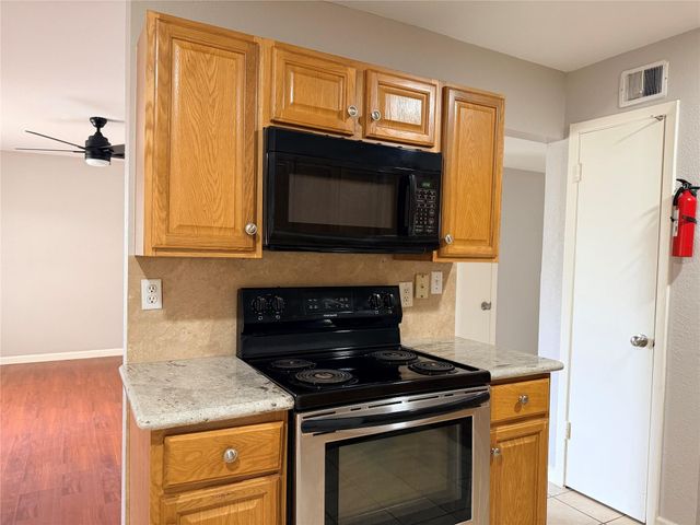 2102 5th Avenue N 3, Texas City, TX 77590