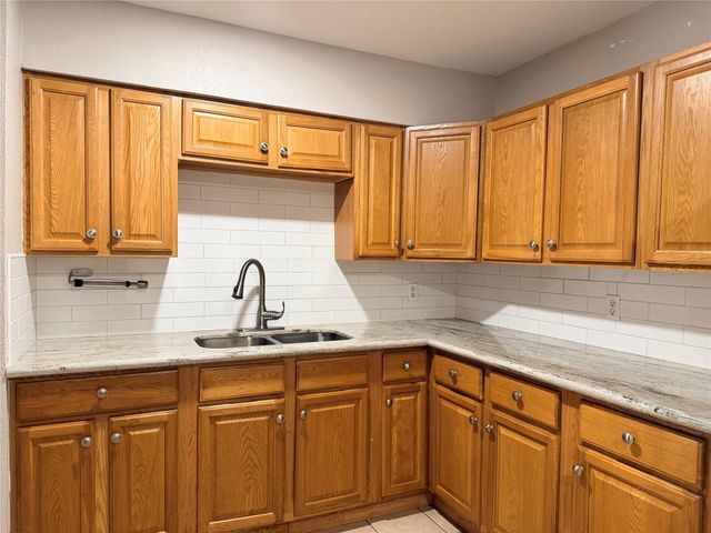 2102 5th Avenue N 3, Texas City, TX 77590