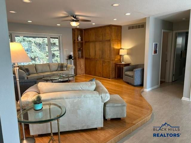 3936 JACKSON BLVD, Rapid City, SD 57702