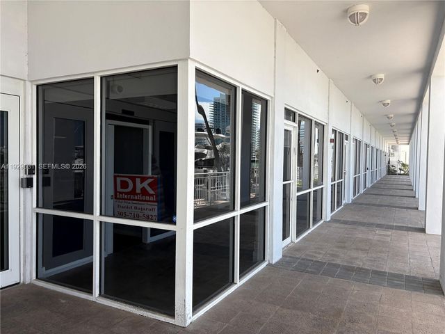 1800 Sunset Harbour Dr, Miami Beach, FL 33139