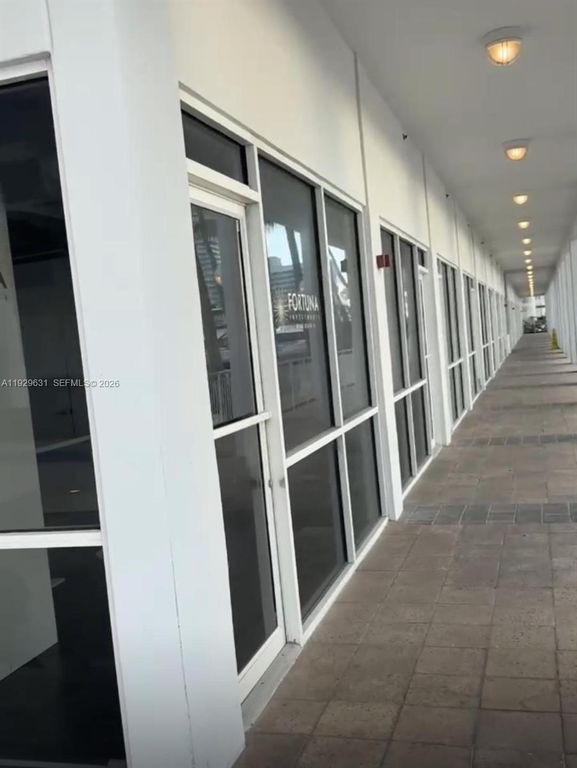 1800 Sunset Harbour Dr, Miami Beach, FL 33139