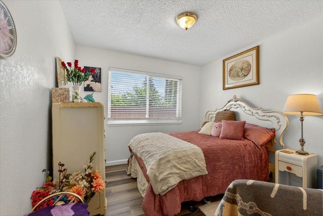 480 Cornell Dr, Turlock, CA 95382