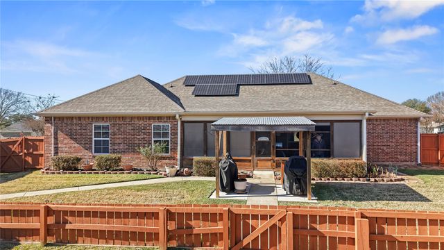 104 Blake Street, Mabank, TX 75147