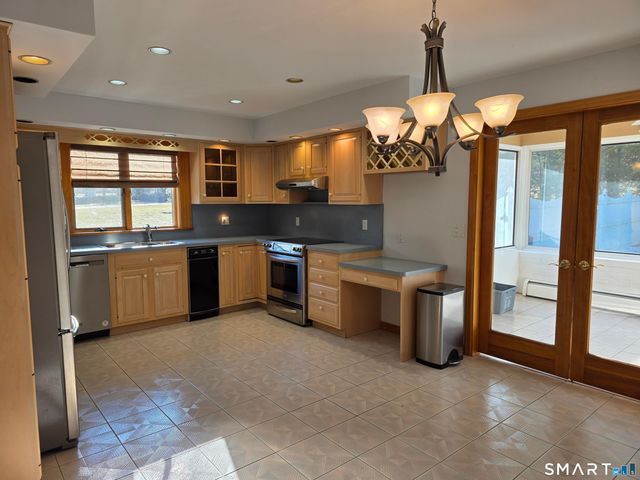 281 Roxbury Road, Stamford, CT 06902